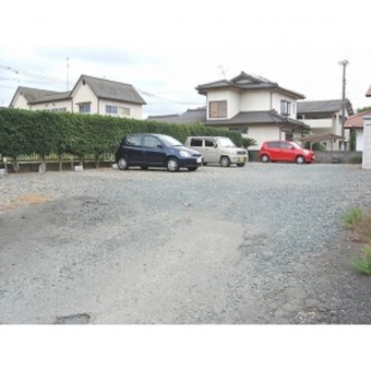 長嶺南4丁目川上駐車場