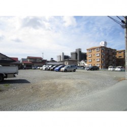 八王寺町和田駐車場