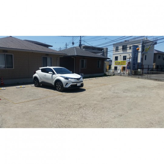 長嶺西1丁目駐車場