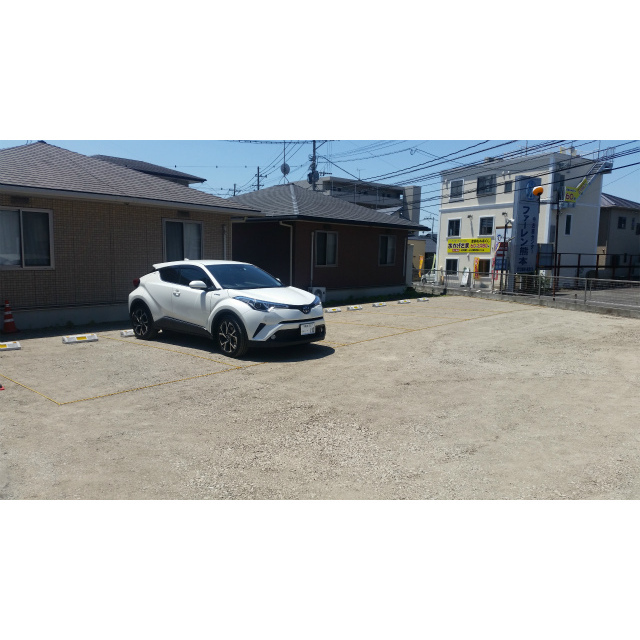 長嶺西1丁目駐車場