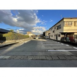 国府2丁目駐車場