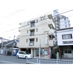 ファースト坪井
